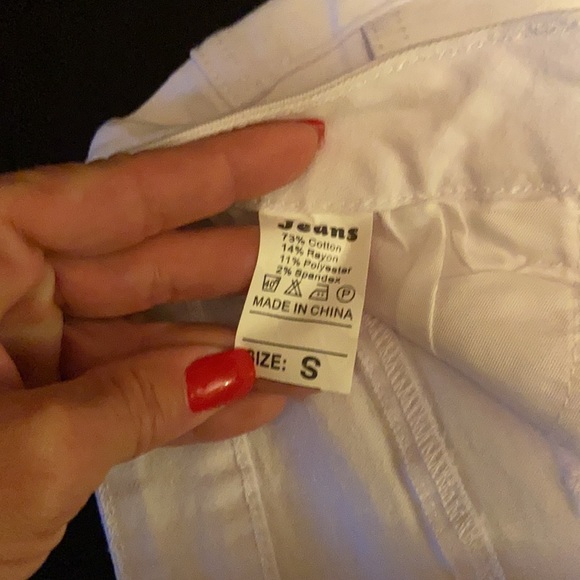 High waisted, button fly, white shorts - Picture 3 of 7